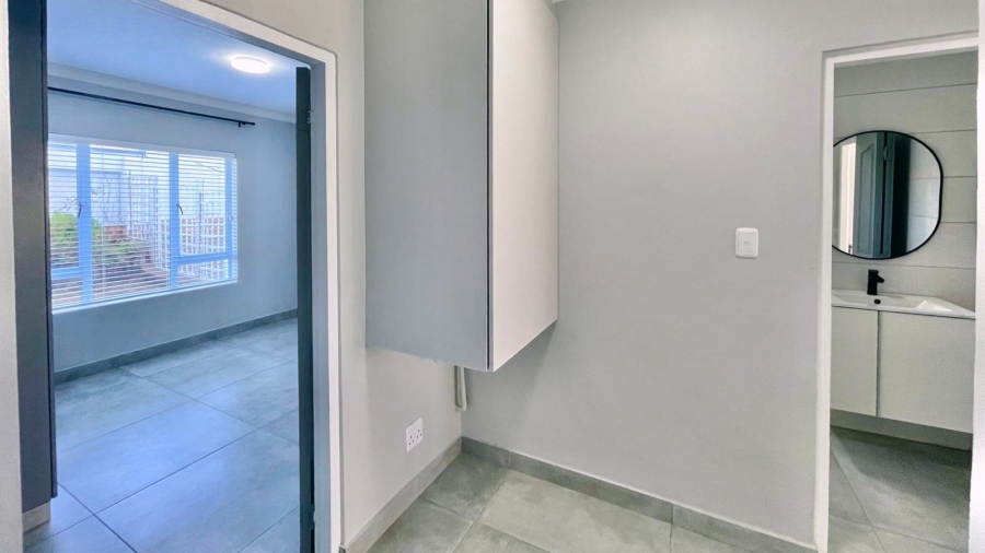 2 Bedroom Property for Sale in Reebok Western Cape